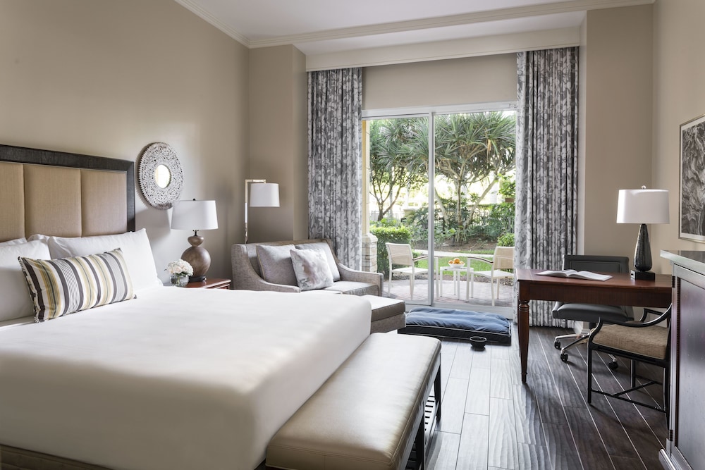 Room, 1 King Bed (Balcony) - Photo 2