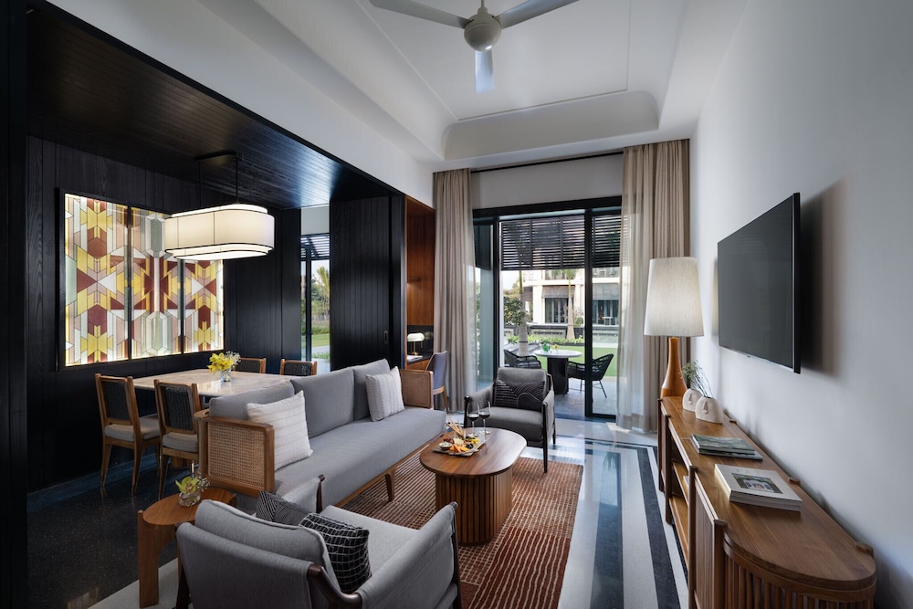 Grand Suite, Lake View (Luxury) - Photo 3
