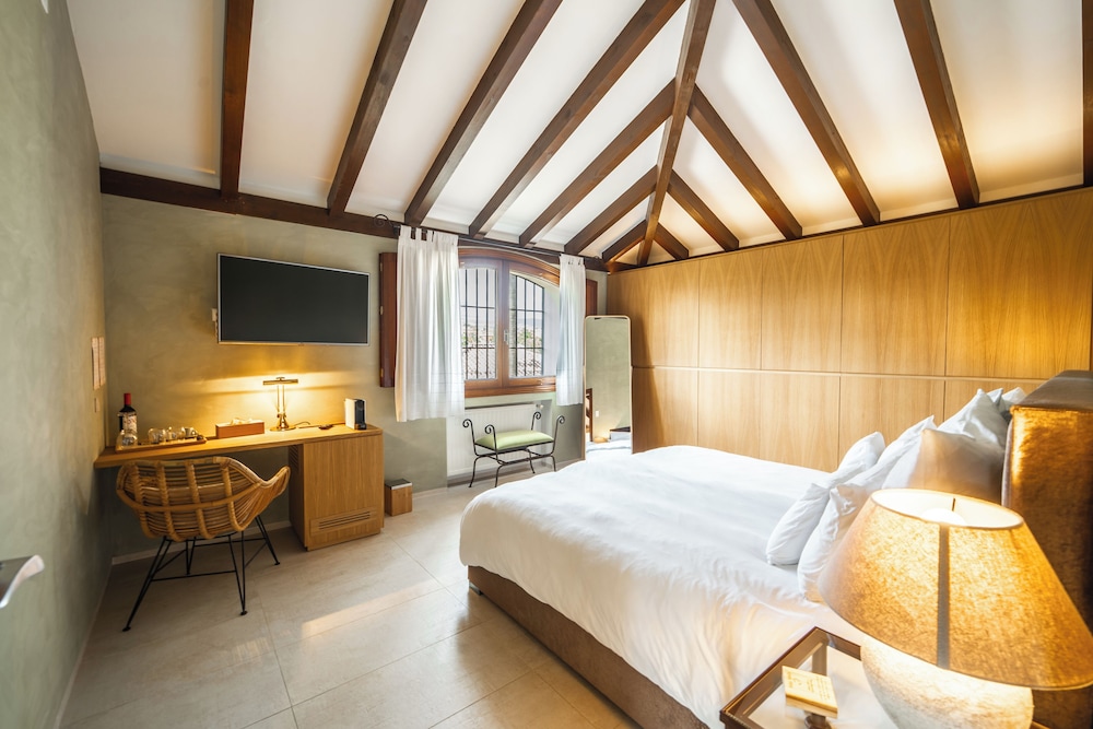 Deluxe Double Room, Partial Sea View