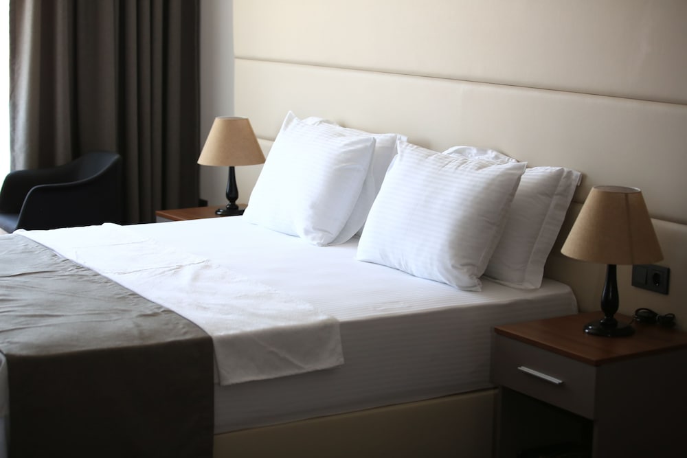 Standard Double Room Single Use photo 3