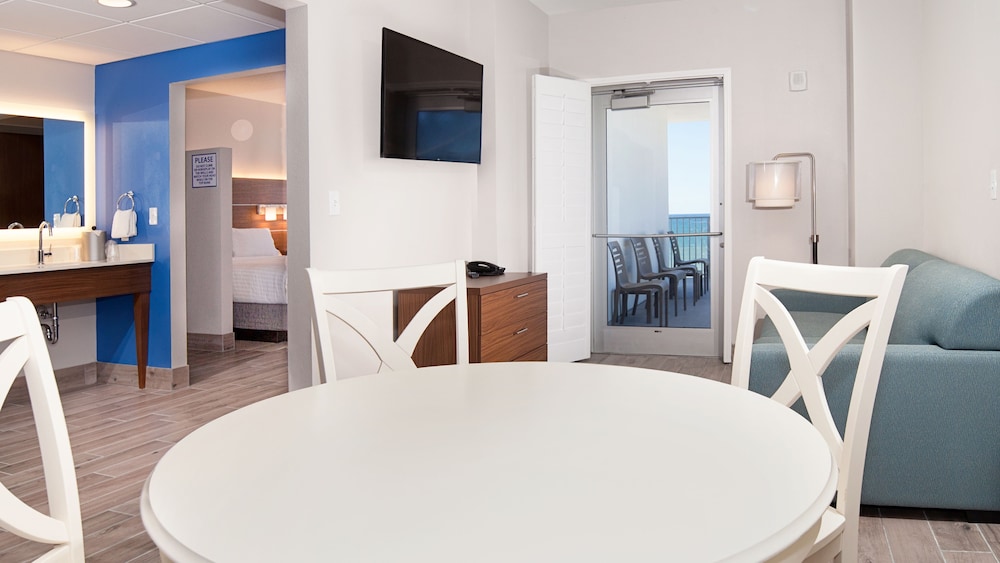 Suite, Multiple Beds, Oceanfront - Photo 7