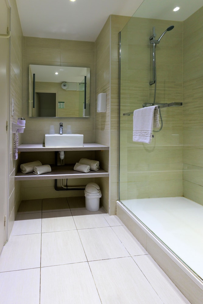 Room - Photo 4