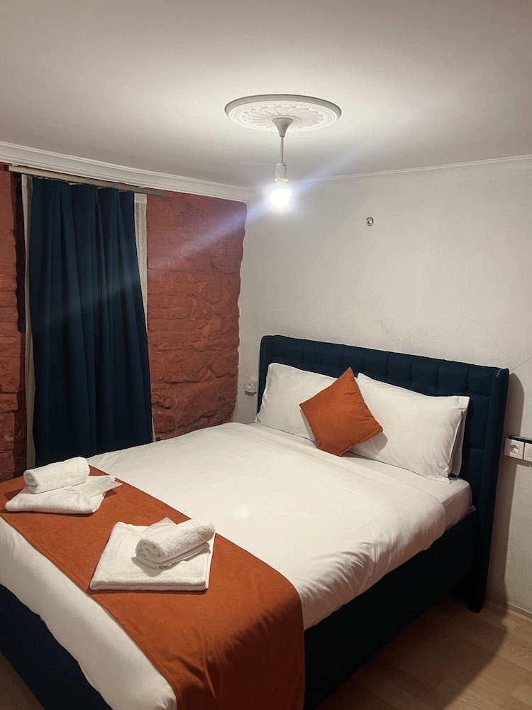 Economy Double Room photo 2
