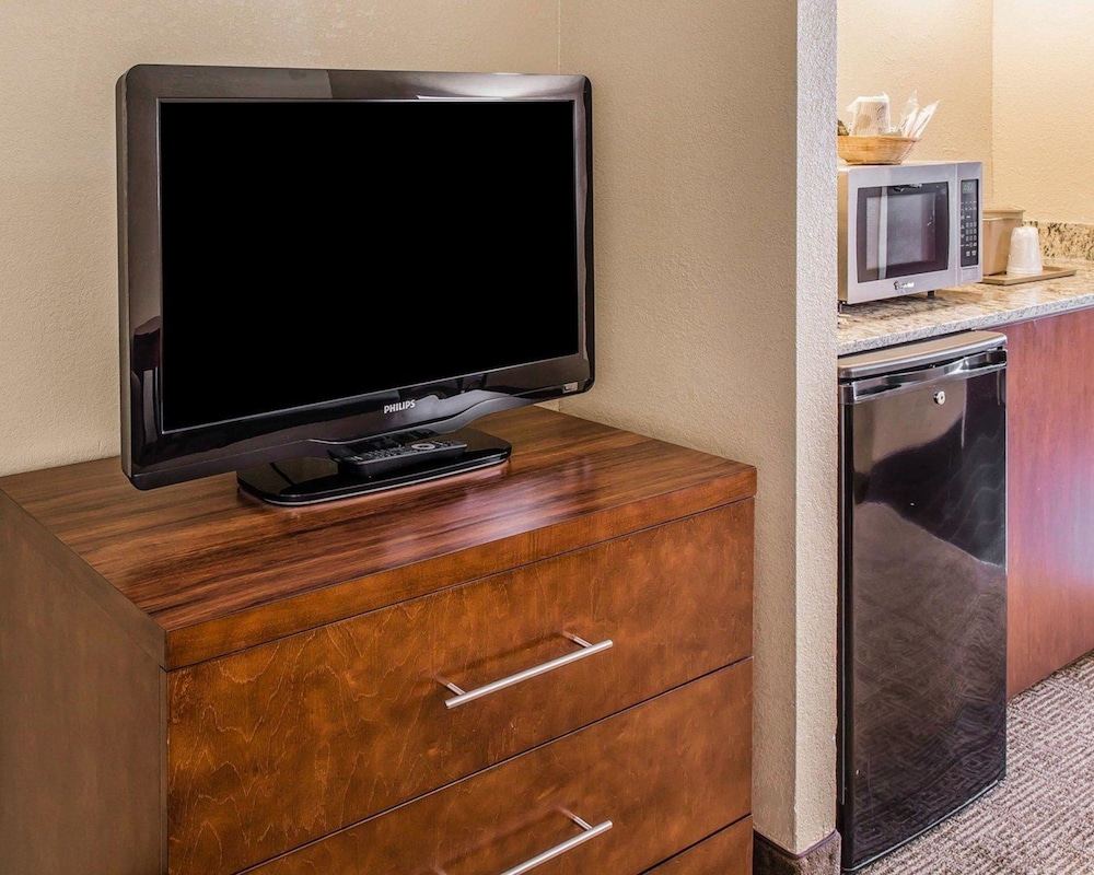 Suite, Multiple Beds, Non Smoking photo 3