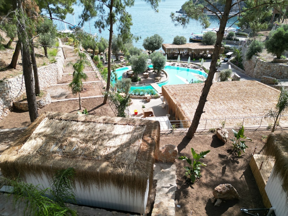Tiny House with Private Veranda and Sea View photo 2