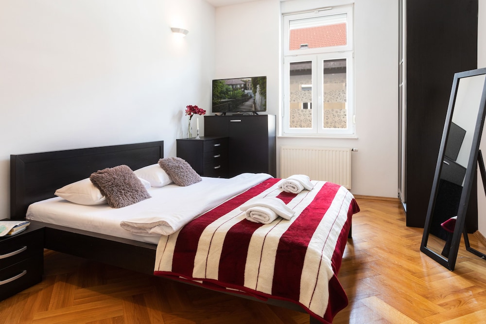 Apartment (2 Bedrooms)