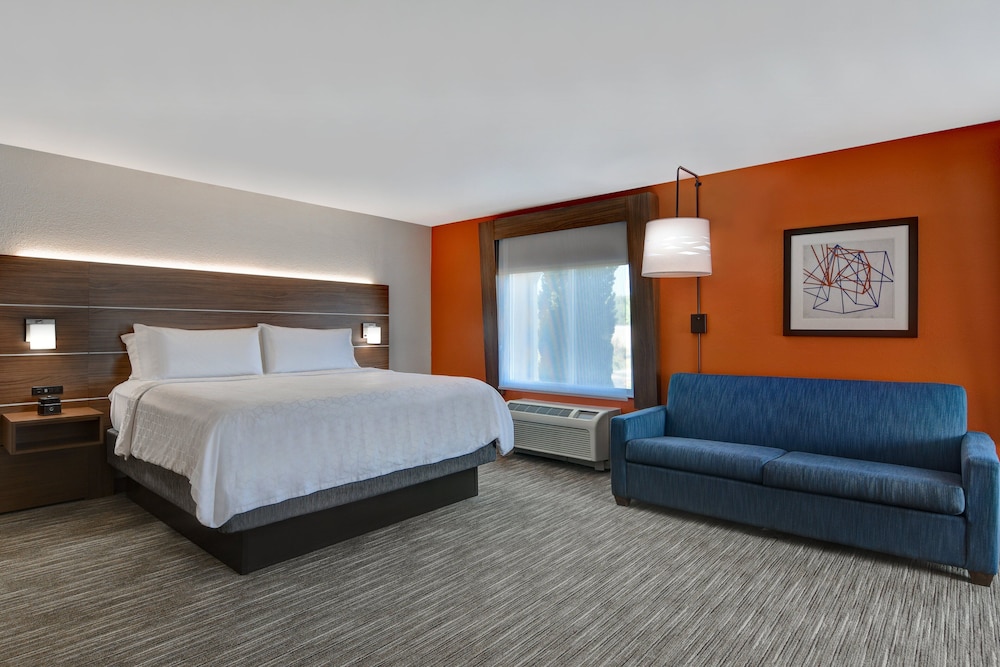 Standard Room, 1 King Bed - Photo 4