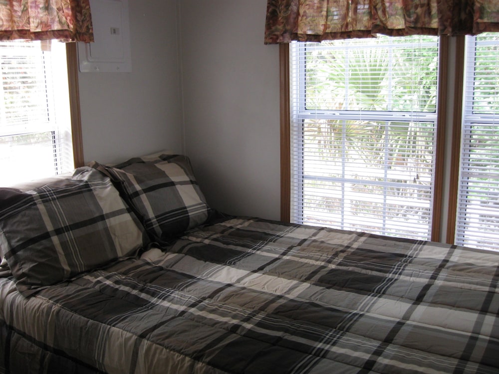 Cabin, Non Smoking, Kitchenette (Linens Not included) photo 3