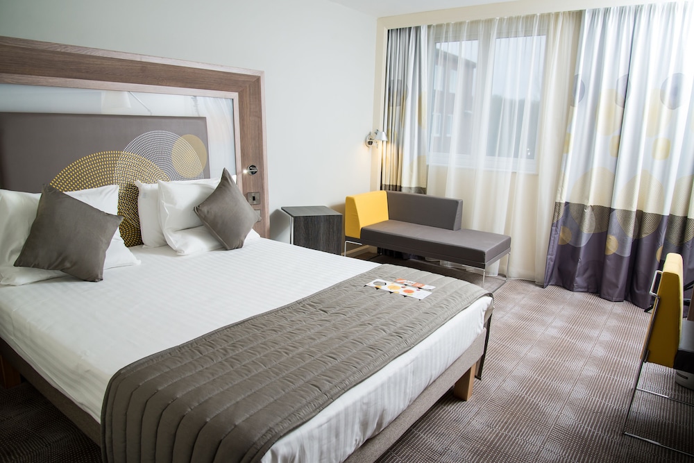 Superior Room, 1 Queen Bed (Premium) - Photo 8