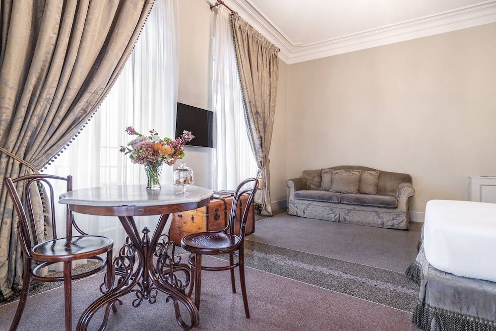 Premium Room, Balcony, Corner