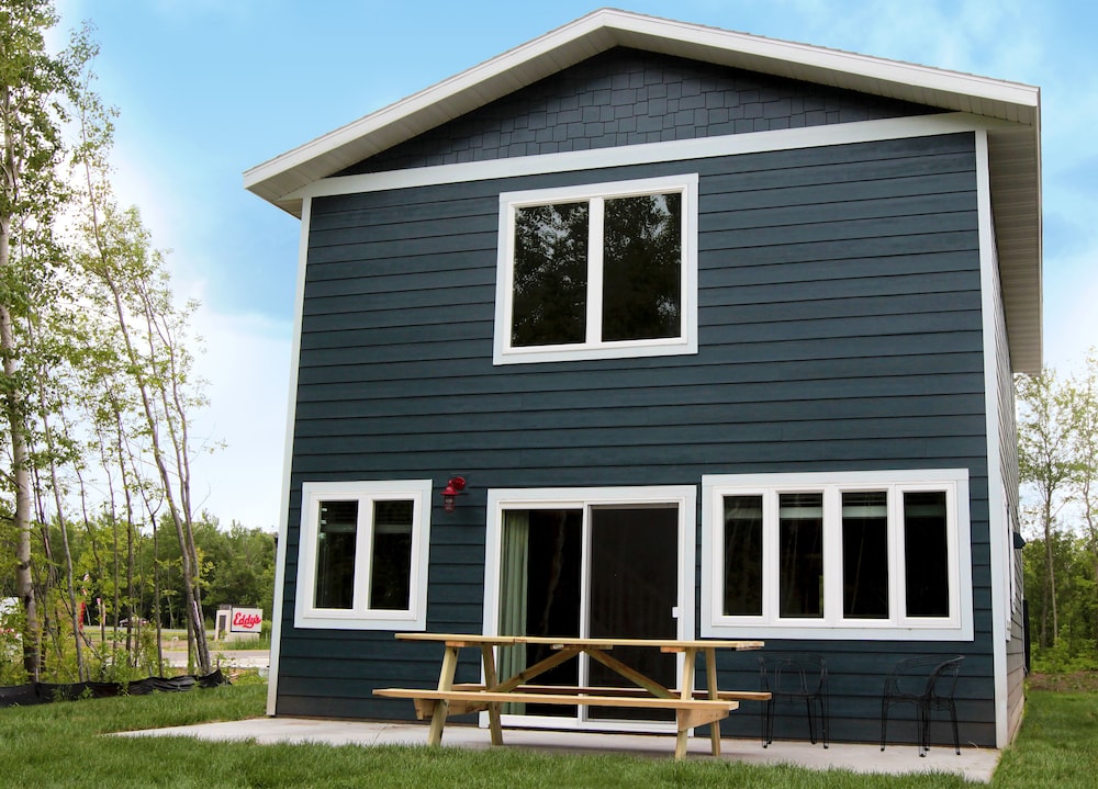 Cabin, 3 Bedrooms, Kitchen, Lake View photo 2
