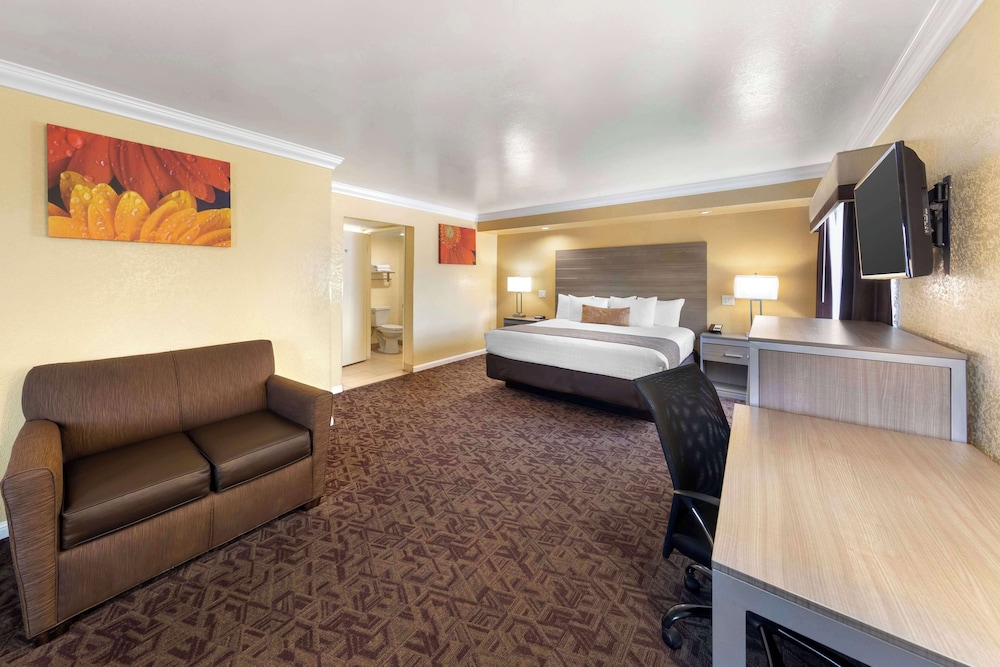 Standard Room, 1 King Bed, Non Smoking