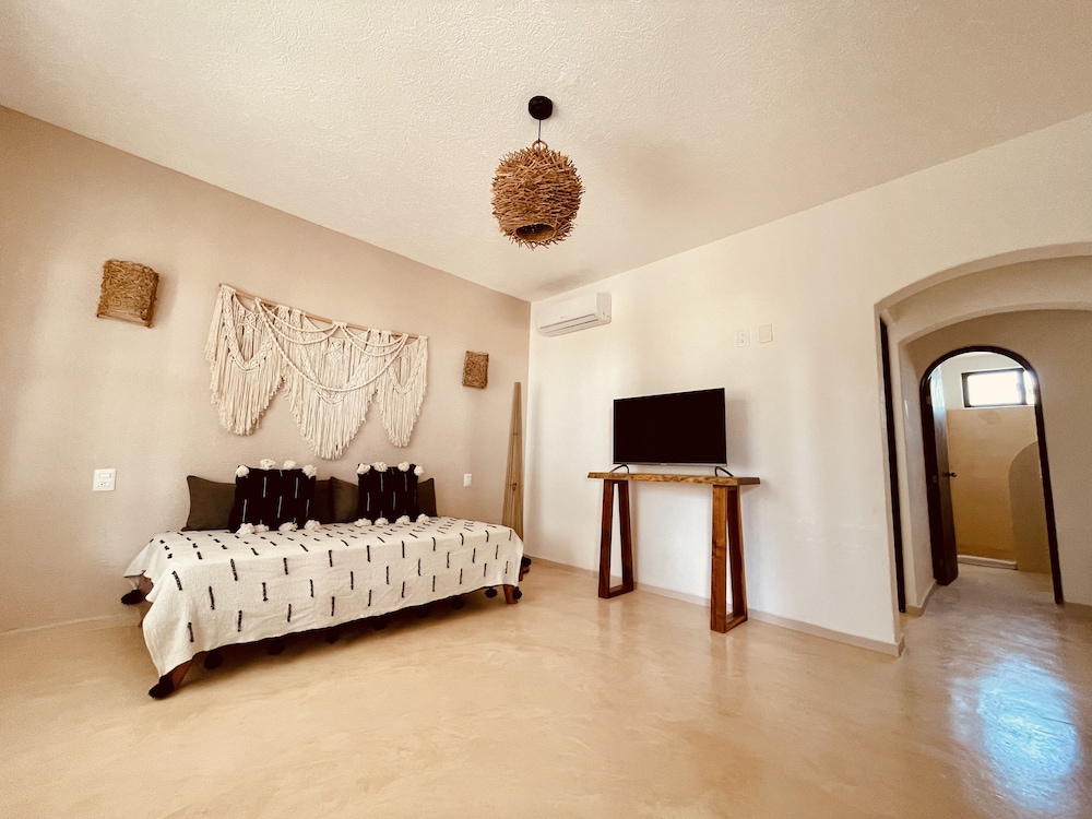 Suite, Garden View - Photo 17