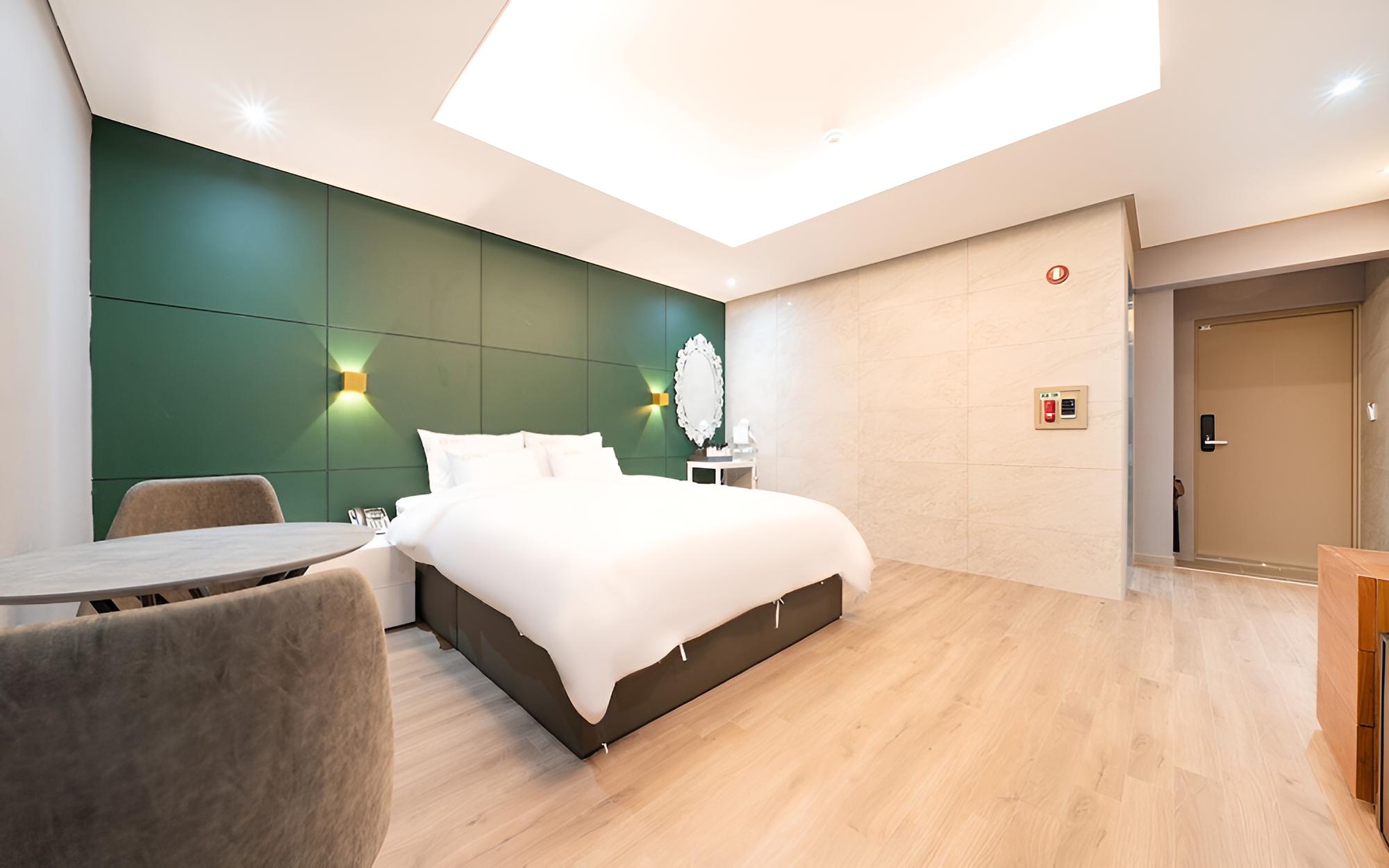 Room (General room (Netflix air purifier bi) photo 3