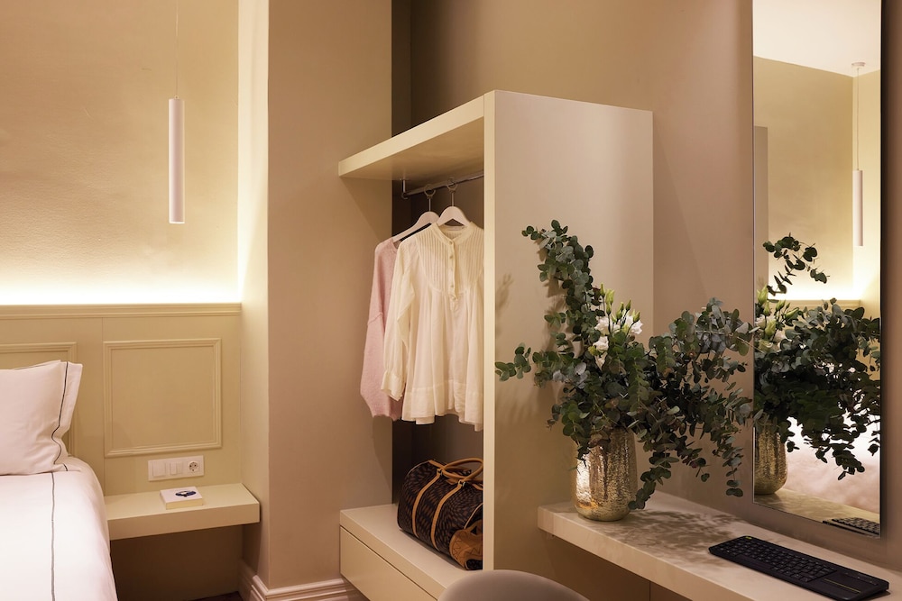 Comfort Suite photo 1