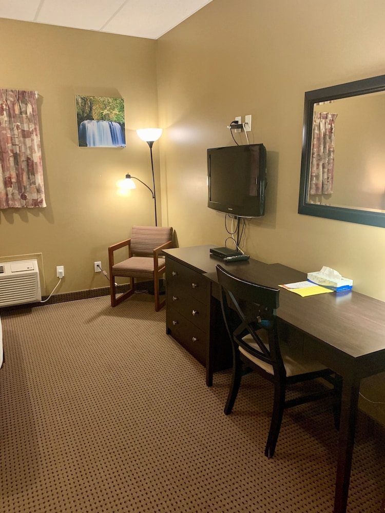 Business Room, 1 Queen Bed photo 3