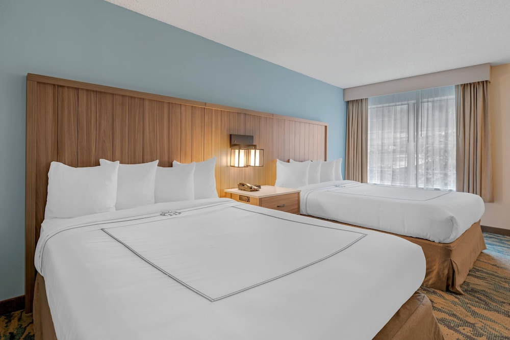 Room, 2 Queen Beds, Accessible, Non Smoking - Photo 3