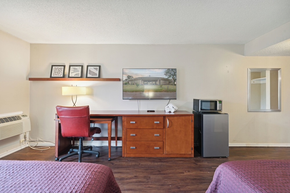Deluxe Room, 2 Queen Beds photo 2