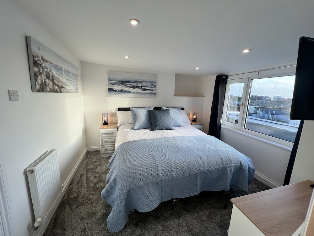 Premier Suite, 1 King Bed, Garden View photo 2