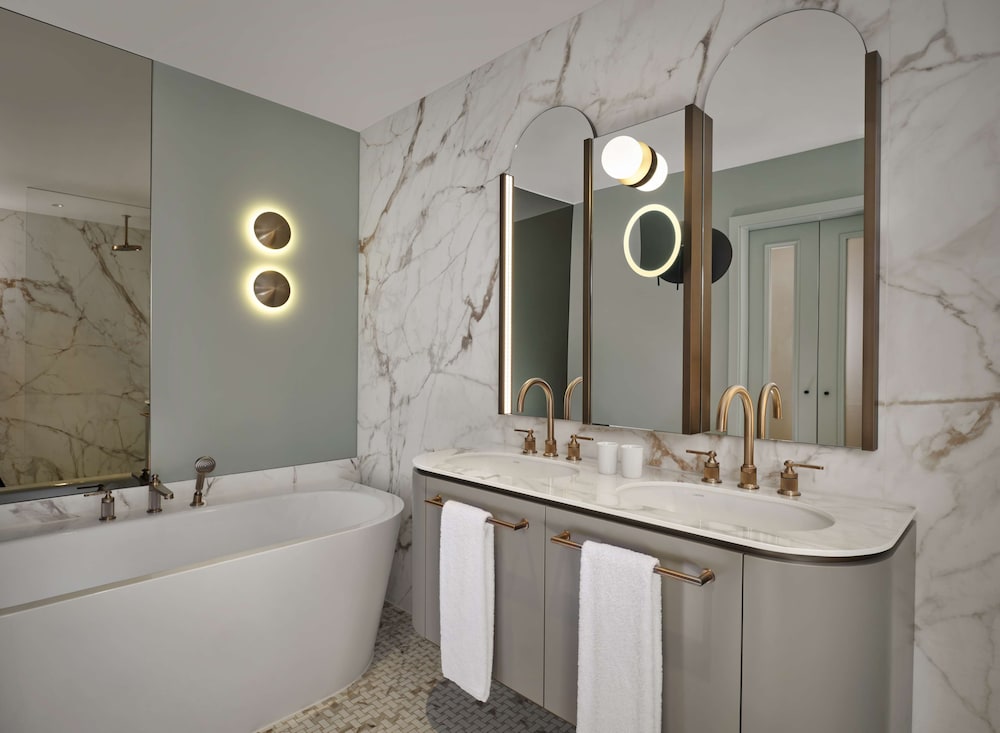 Junior Suite (Castle View) - Photo 12
