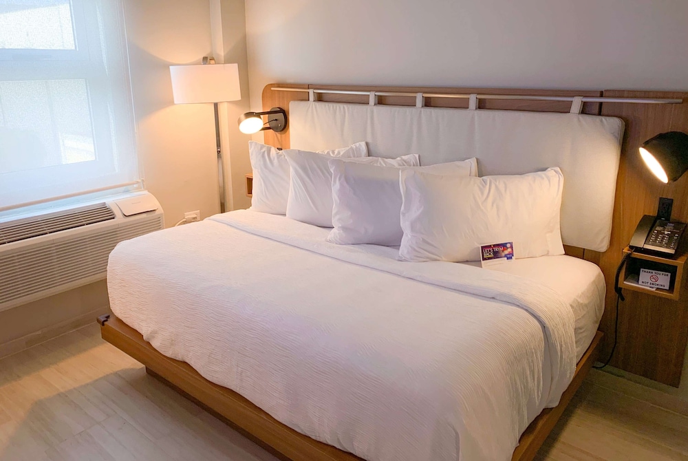 Room, 1 Double Bed, Non Smoking - Photo 1