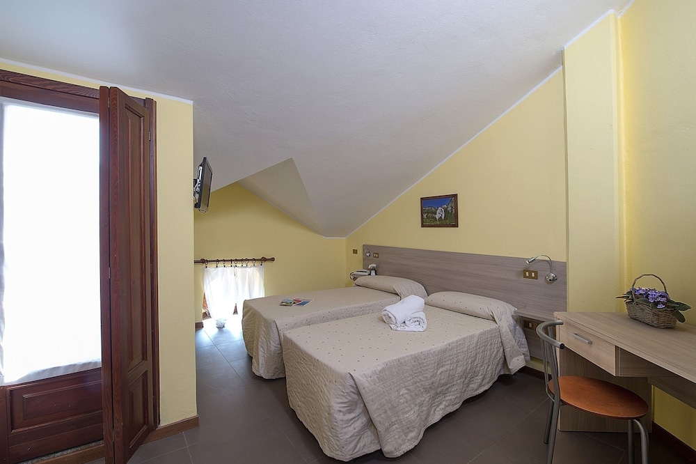 Classic Double Room photo 3