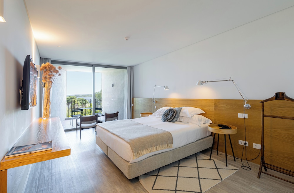 Junior Double Room, Balcony, River View photo 3