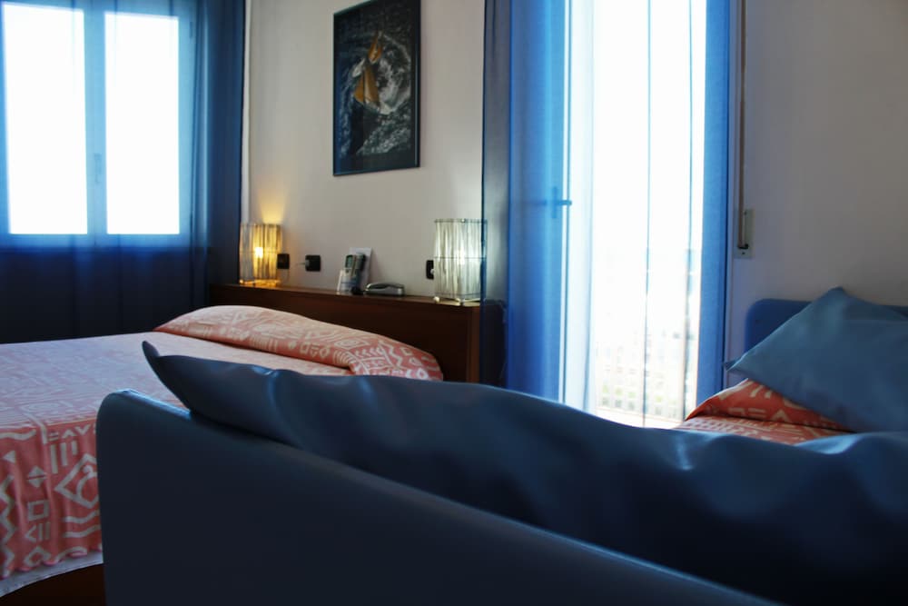 Classic Quadruple Room, 1 Bedroom, Sea View photo 1
