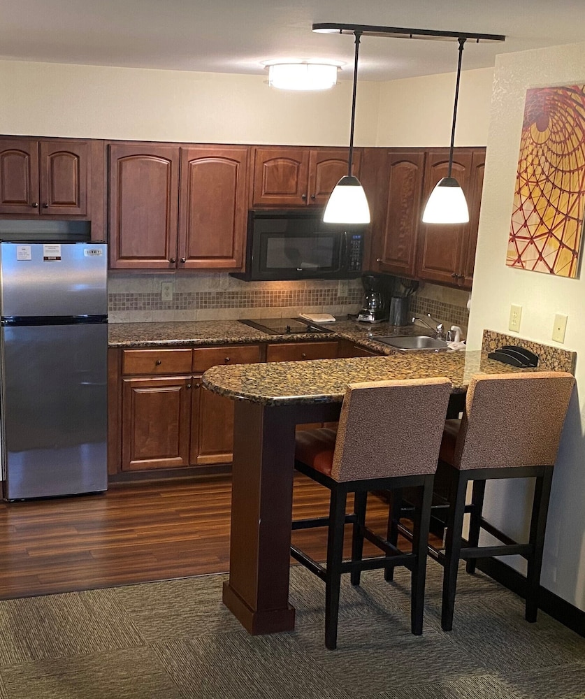 Suite, 1 King Bed, Kitchen, River View - Photo 2