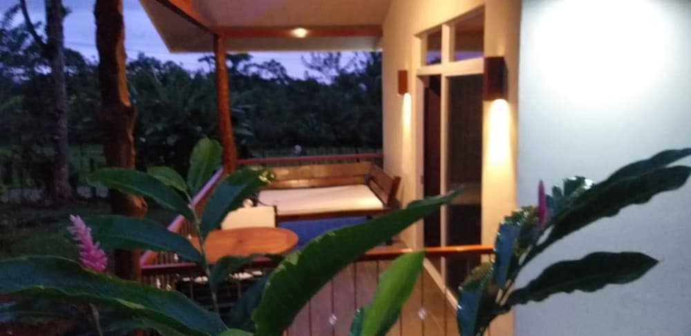 Tropical Villa With jacuzzi B4 photo 2