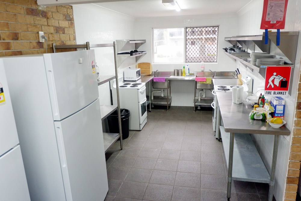 Classic Single Room, 1 Twin Bed, Shared Bathroom photo 2