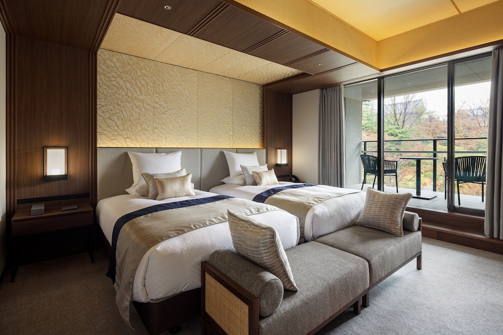 Suite Twin Room, Non Smoking - Photo 4