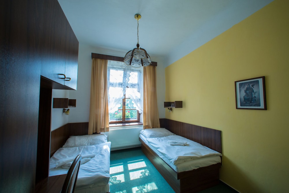 Standard Double Room, 2 Twin Beds photo 3