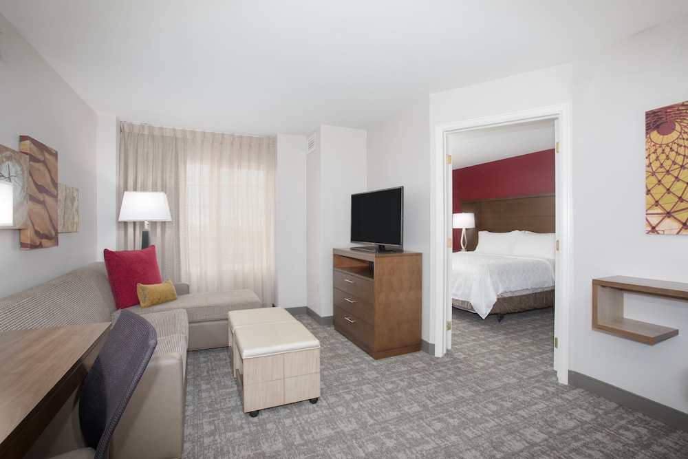 Suite, 1 Bedroom, Accessible, Kitchen (Communications) - Photo 3