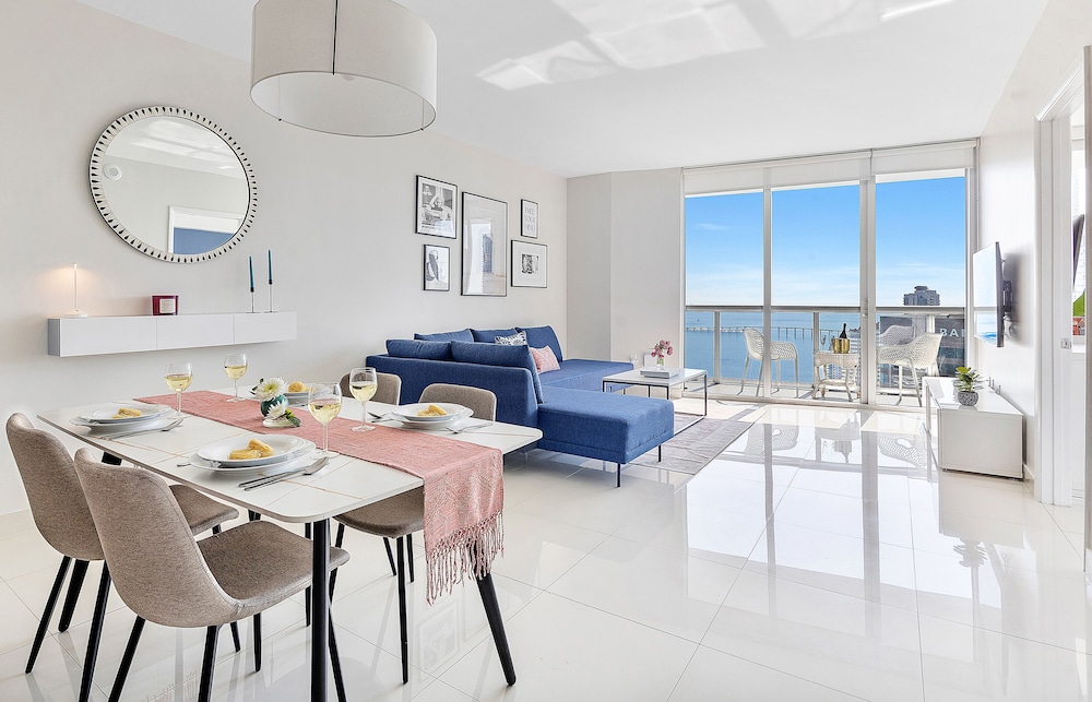 Design Apartment, 2 Bedrooms, Balcony, Ocean View thumbnail 6