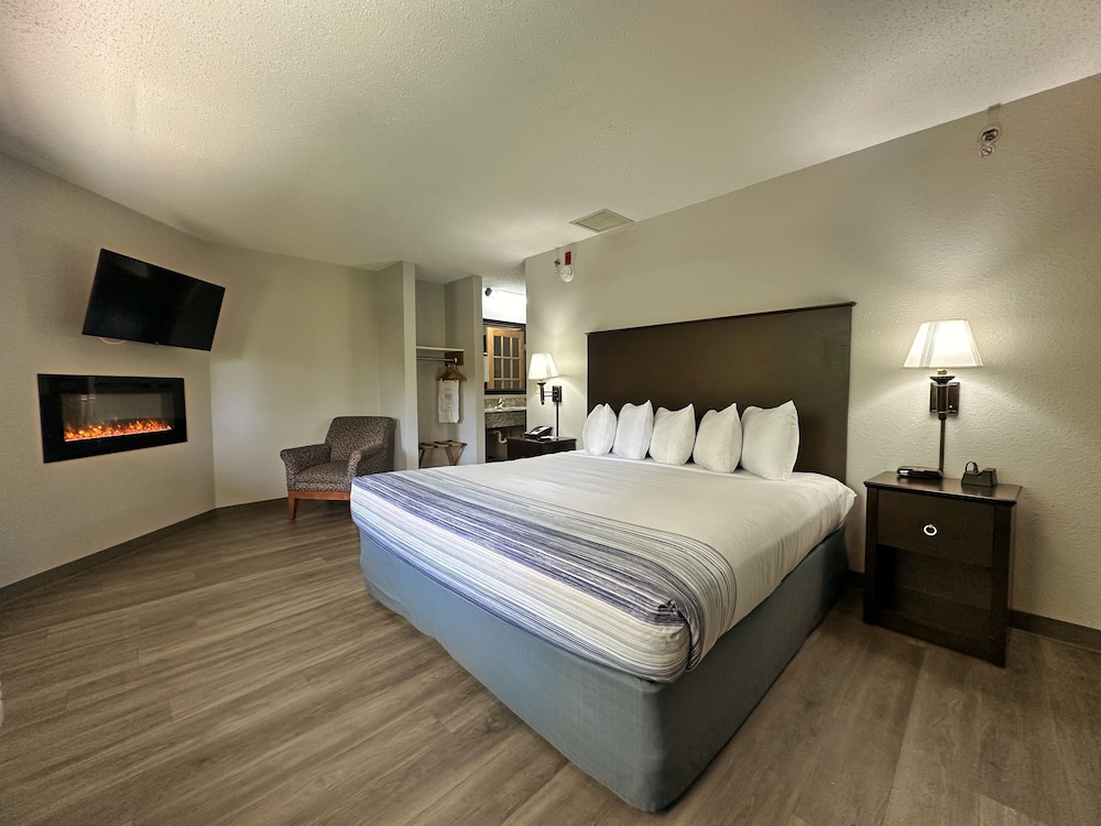 Luxury Suite, 1 King Bed, Non Smoking
