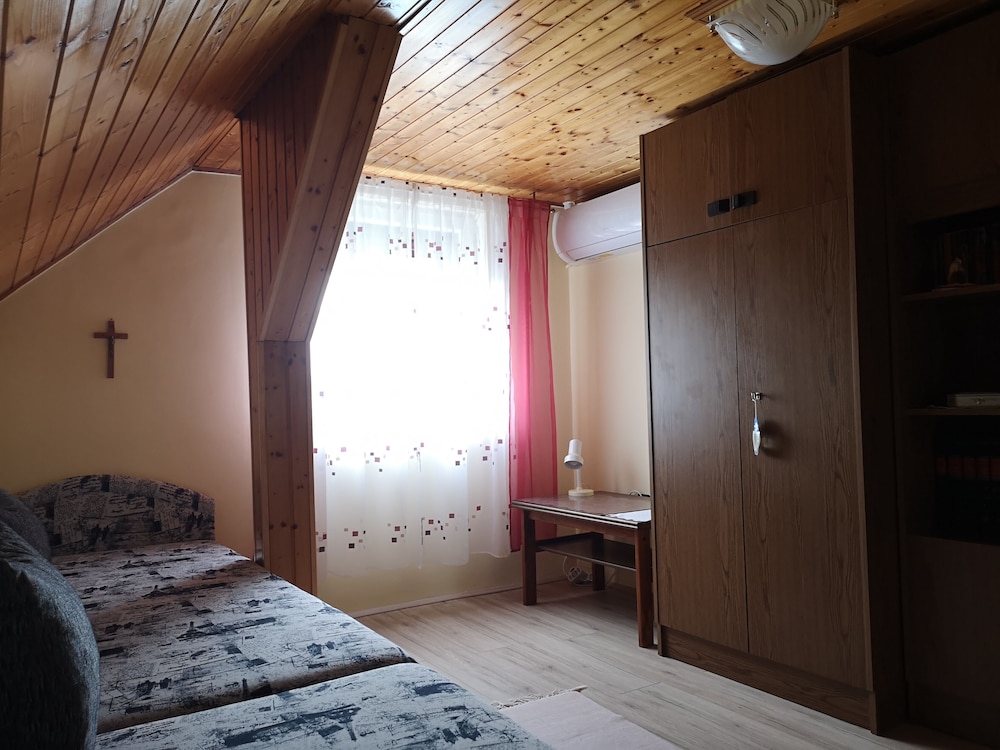 Twin Room (3) - Photo 3