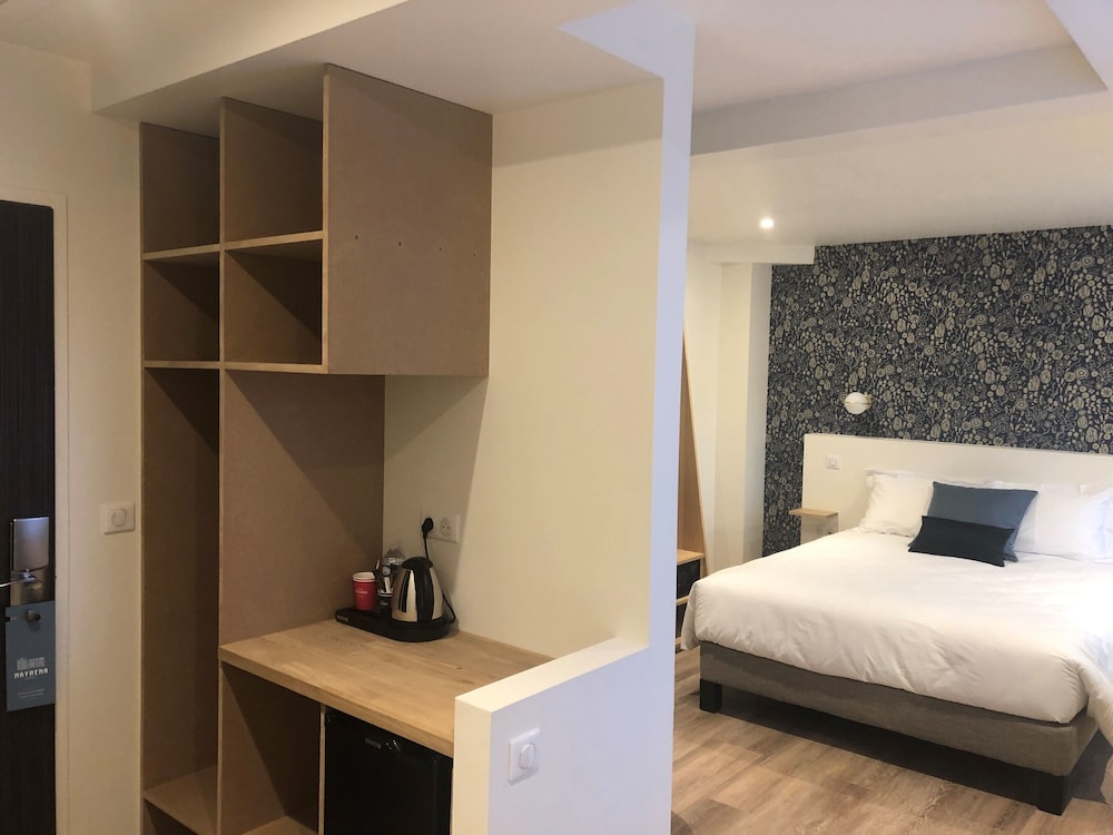 Suite - Photo 1