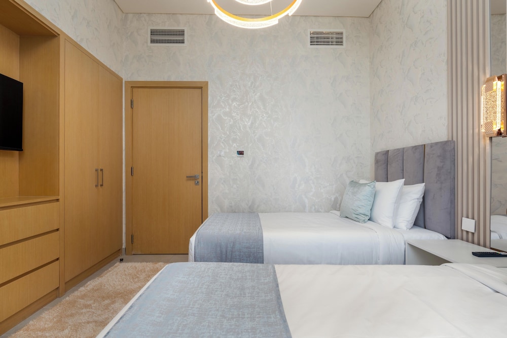 Deluxe Apartment, 2 Bedrooms, Kitchen, Canal View photo 2
