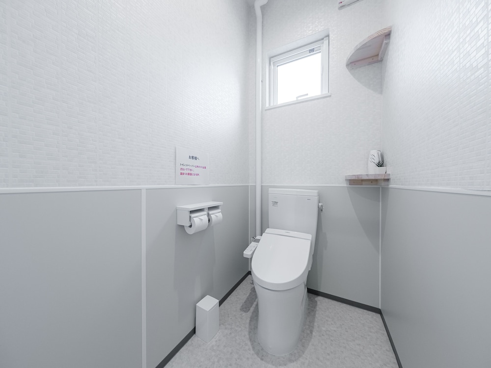 Japanese Room with Shared Washroom Twin photo 3