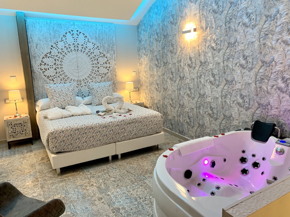 Deluxe Studio Suite