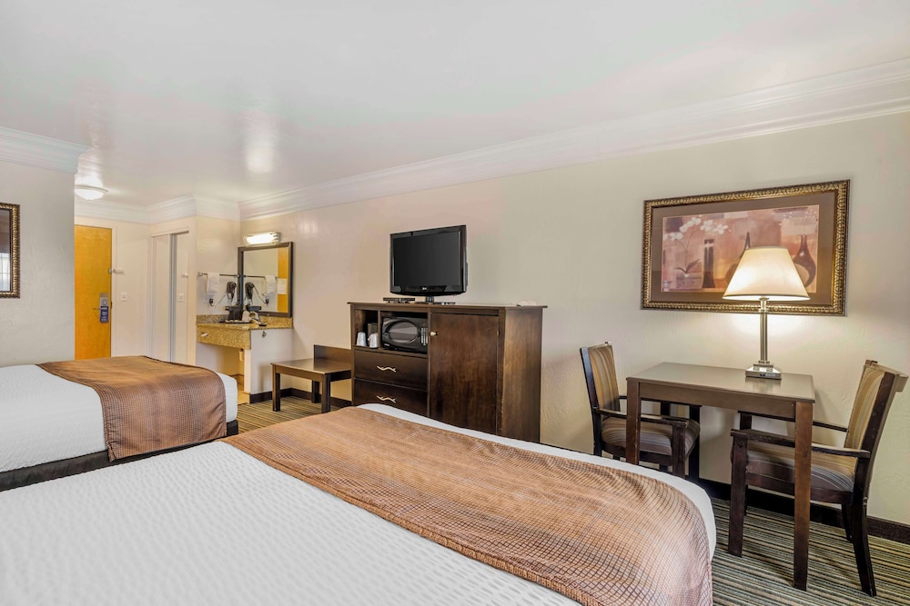 Standard Room, 2 Queen Beds, Accessible, Non Smoking photo 1