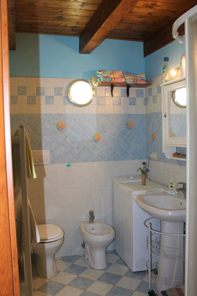 Basic Apartment photo 1
