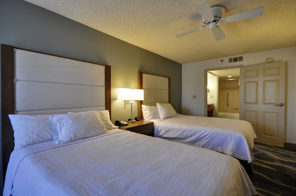 Suite, 2 Double Beds, Accessible, Non Smoking (Mobility & Hearing, Roll-In Shower) - Photo 2