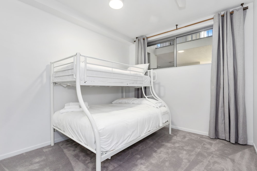 Family Apartment, 3 Bedrooms, Pool Access, Lagoon View photo 3