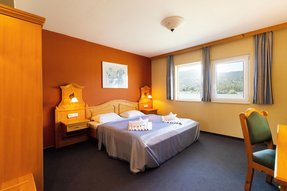 Standard Double Room, River View