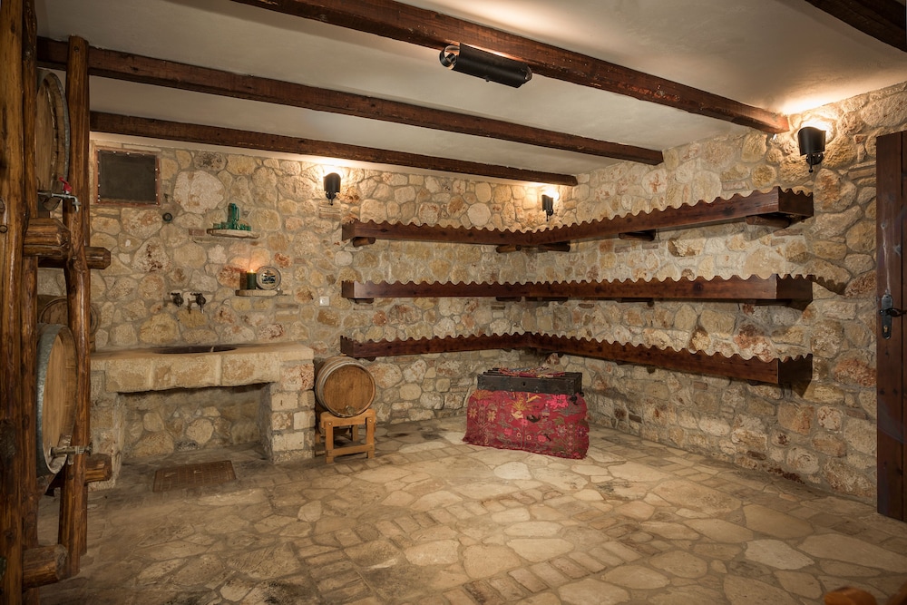 Villa (Natalie) photo 2