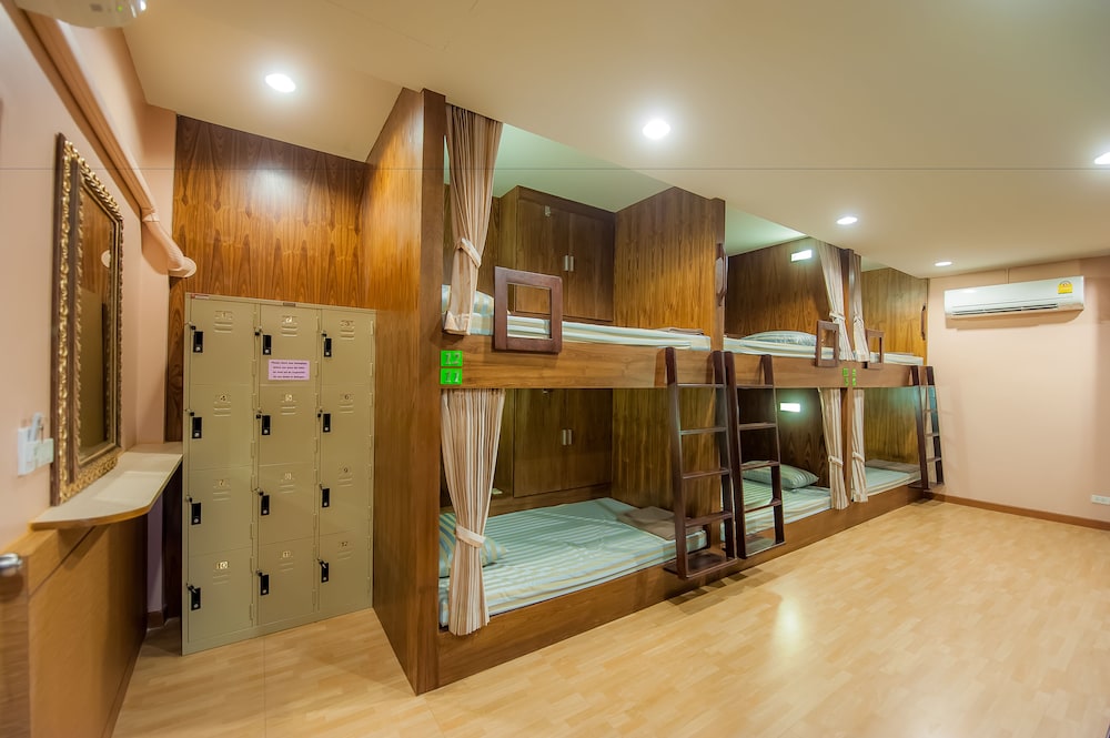 Mixed Dormitory with Shared Bathroom photo 1