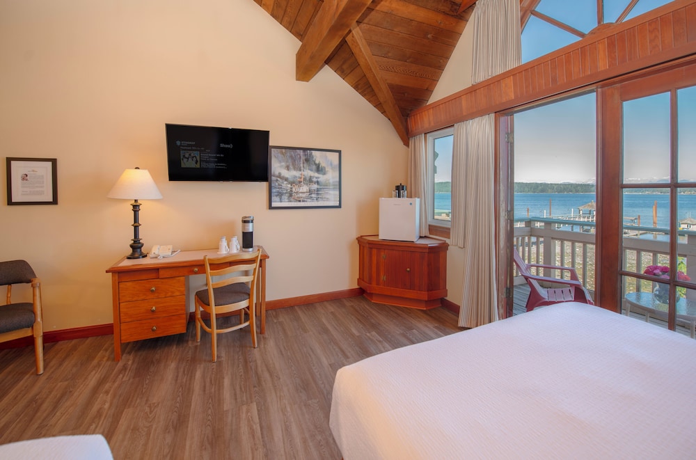 Standard Room, 2 Queen Beds, Non Smoking, Ocean View - Photo 5