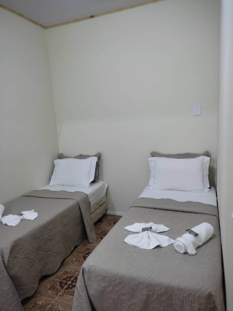 Double or Twin Room, 1 Queen Bed photo 3